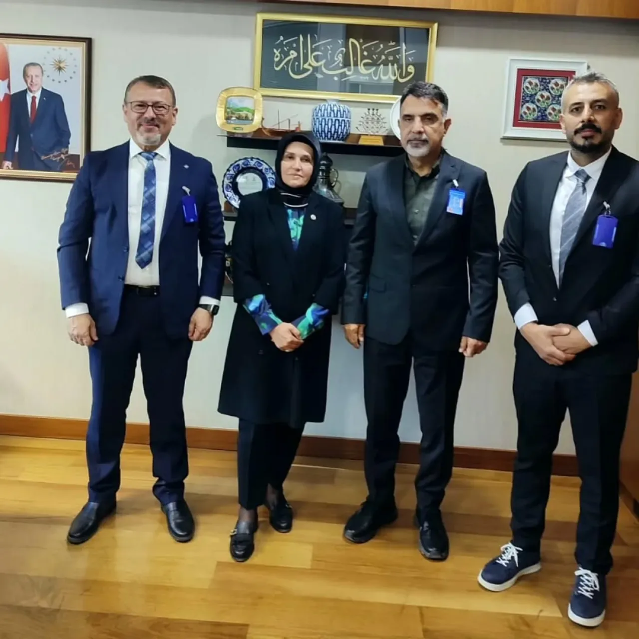 AK Parti İstanbul Milletvekili Dr. Ümmü Gülşen Özbayrak'tan Hekim Ziyareti AK Parti İstanbul Milletvekili Dr. Ümmü Gülşen Özbayrak'tan Hekim Ziyareti