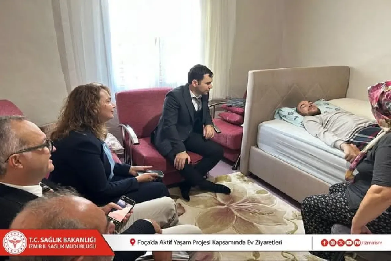 İzmir'de Yaşlı ve Engelli Vatandaşlara Ev Ziyareti ile Sağlık Hizmeti İzmir'de Yaşlı ve Engelli Vatandaşlara Ev Ziyareti ile Sağlık Hizmeti