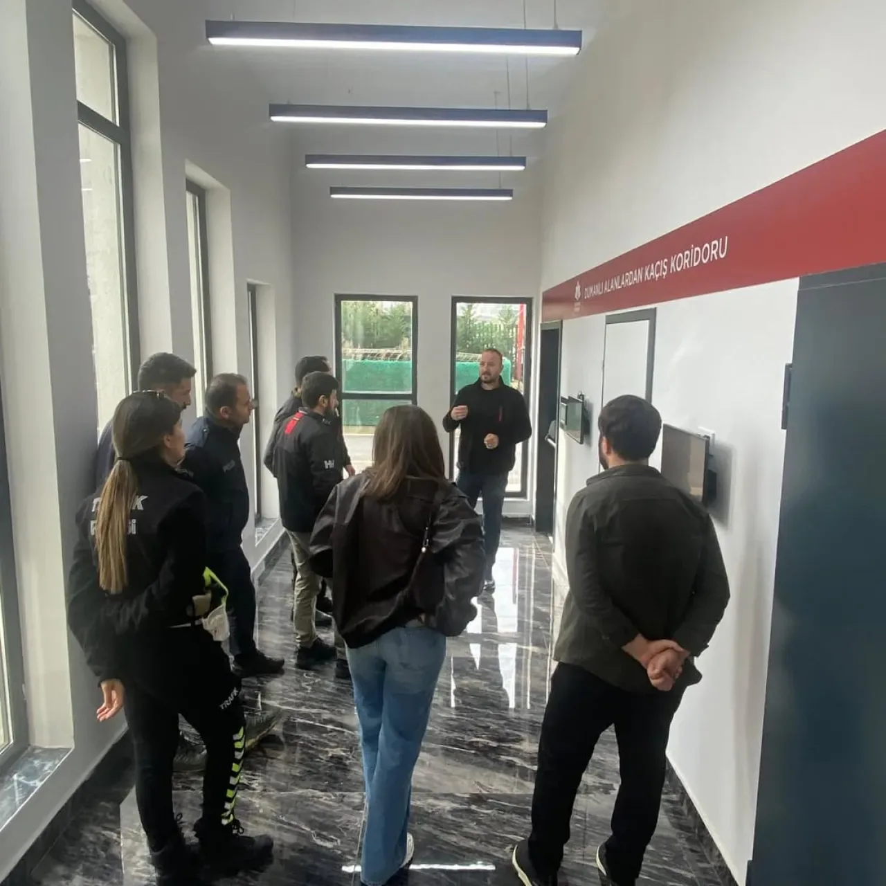 Sultanbeyli'de Emniyet Personeline Afet Farkındalık Eğitimi Sultanbeyli'de Emniyet Personeline Afet Farkındalık Eğitimi