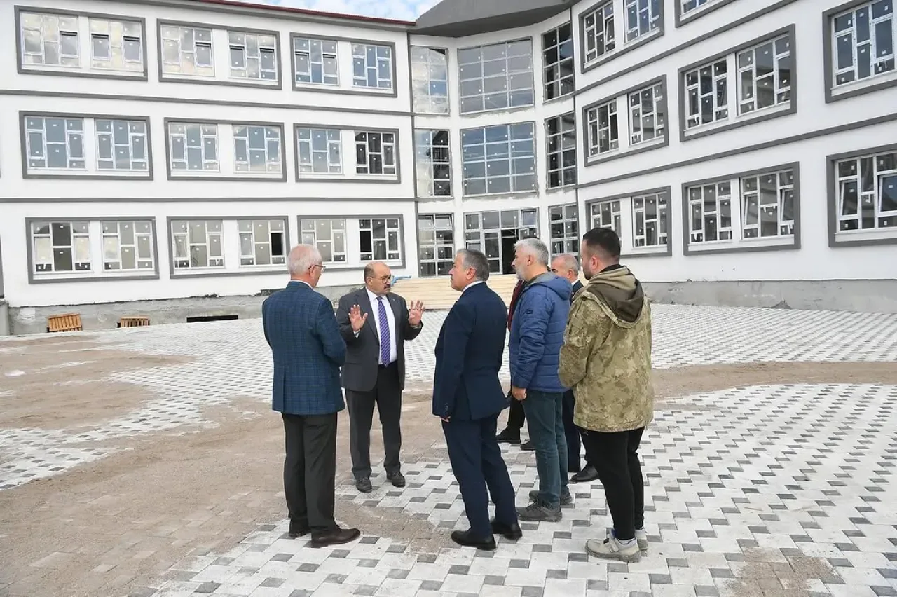 Karesi Fen Lisesi'nde İnşaat Sona Yaklaştı Karesi Fen Lisesi'nde İnşaat Sona Yaklaştı