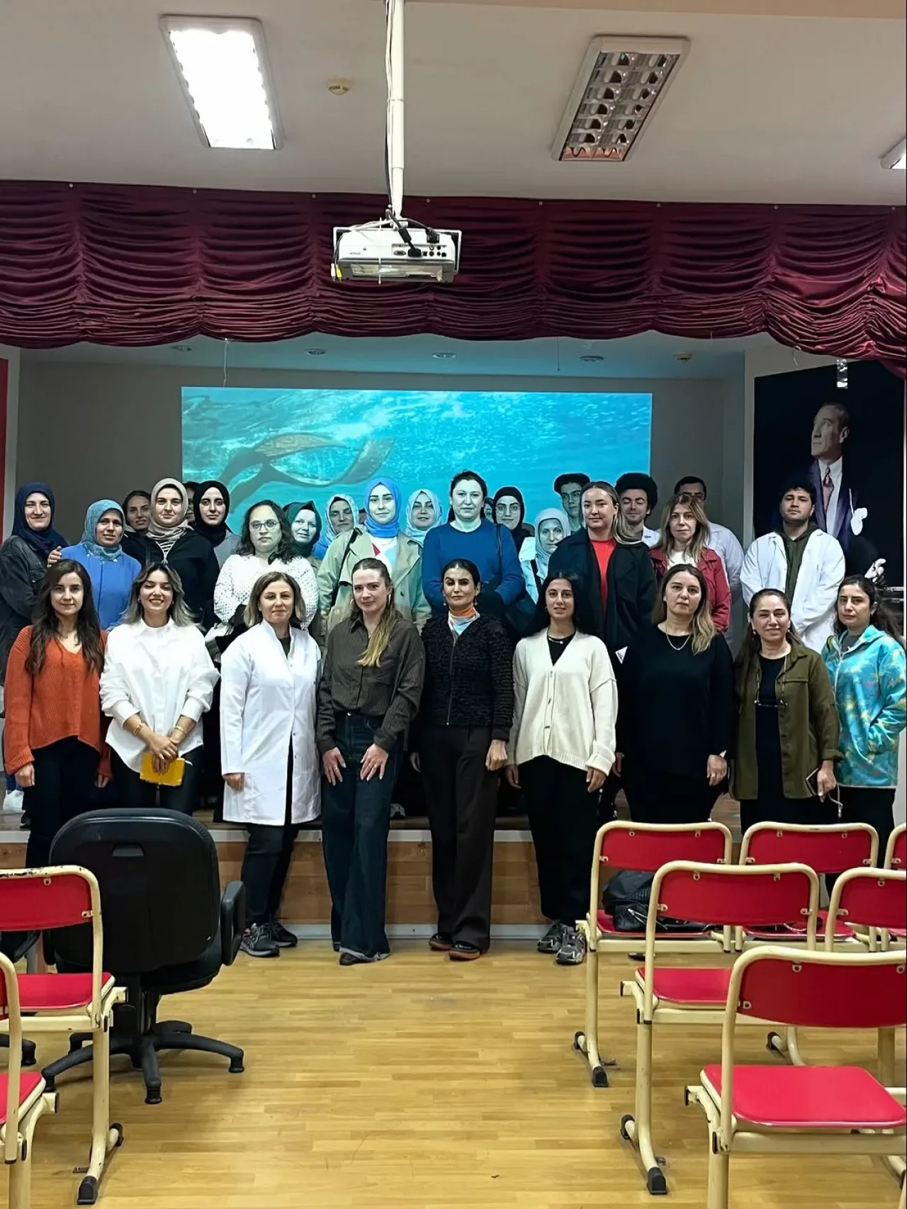 Yeşilay Maltepe Şubesi, Yılmaz Mızrak Ortaokulu'nda Ailelere Bağımlılık Semineri Verdi Yeşilay Maltepe Şubesi, Yılmaz Mızrak Ortaokulu'nda Ailelere Bağımlılık Semineri Verdi