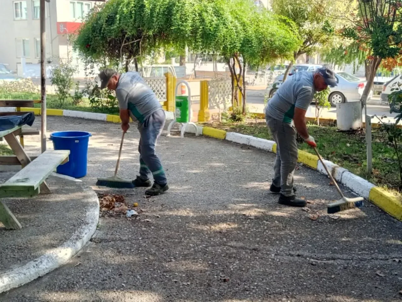 Serik'te Park ve Bahçeler İçin Yoğun Bakım Çalışması Serik'te Park ve Bahçeler İçin Yoğun Bakım Çalışması