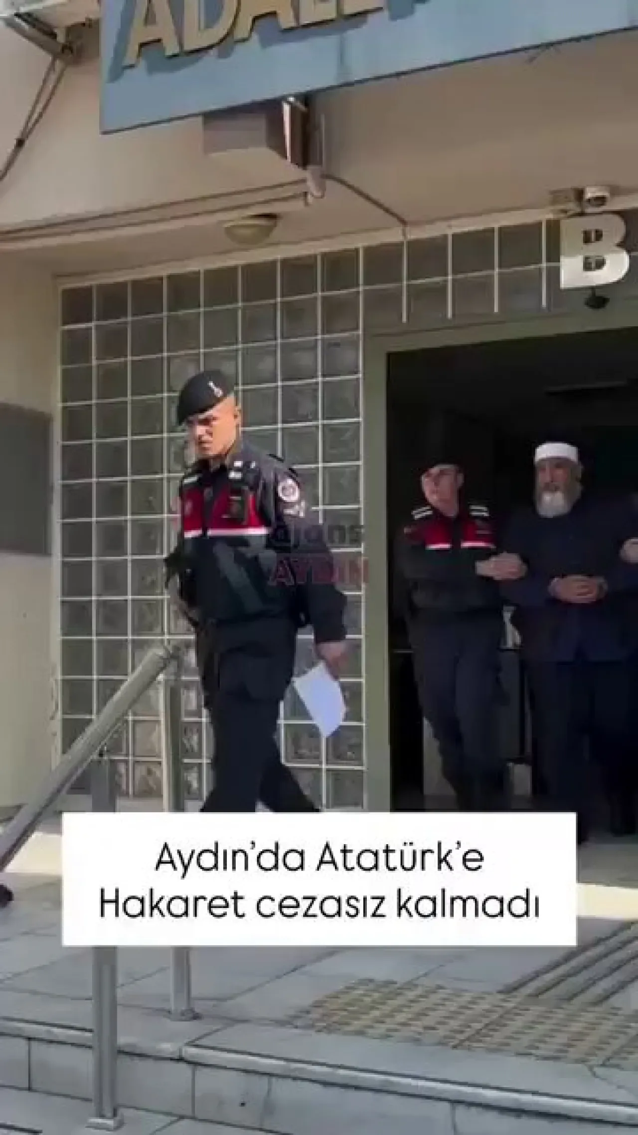 Aydın'da Atatürk'e Hakaret Eden Şahıs Tutuklandı Aydın'da Atatürk'e Hakaret Eden Şahıs Tutuklandı