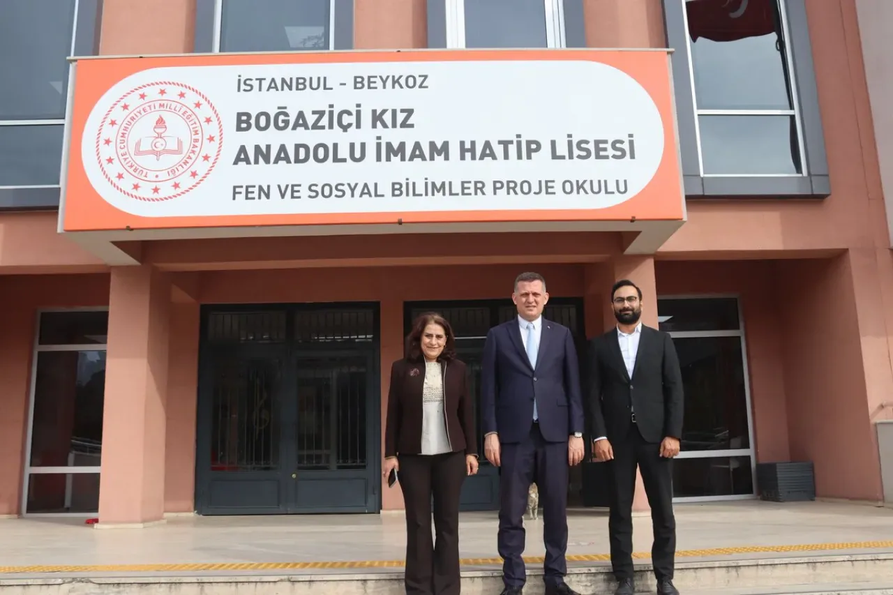 Beykoz Kaymakamı Fatih Ürkmezer, Boğaziçi Kız Anadolu İmam Hatip Lisesi'ni Ziyaret Etti Beykoz Kaymakamı Fatih Ürkmezer, Boğaziçi Kız Anadolu İmam Hatip Lisesi'ni Ziyaret Etti