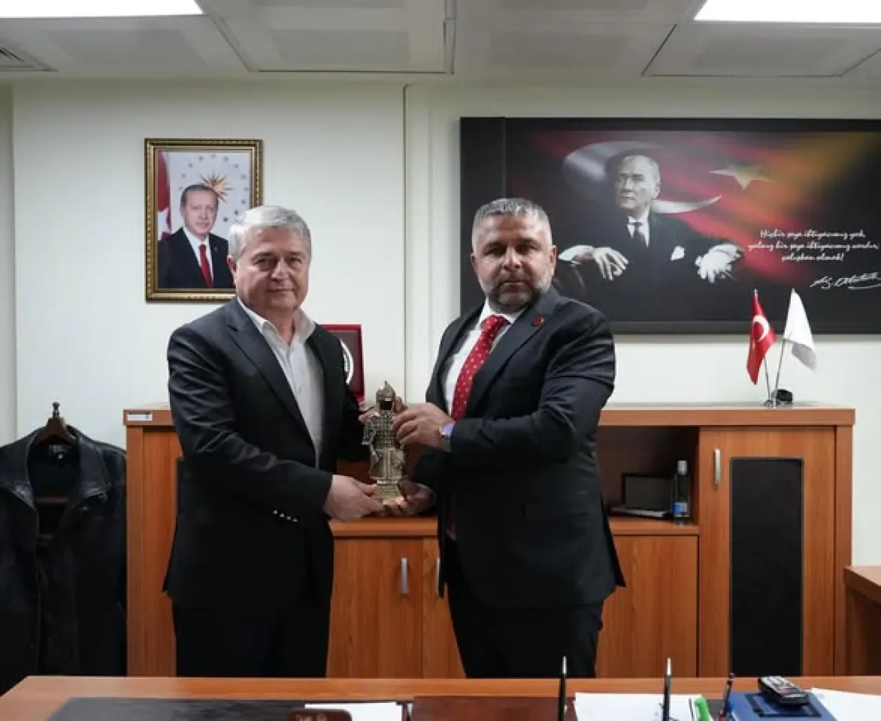 MHP Keçiören Yöneticileri Tepebaşı Ağız ve Diş Sağlığı Hastanesi'ni Ziyaret Etti MHP Keçiören Yöneticileri Tepebaşı Ağız ve Diş Sağlığı Hastanesi'ni Ziyaret Etti