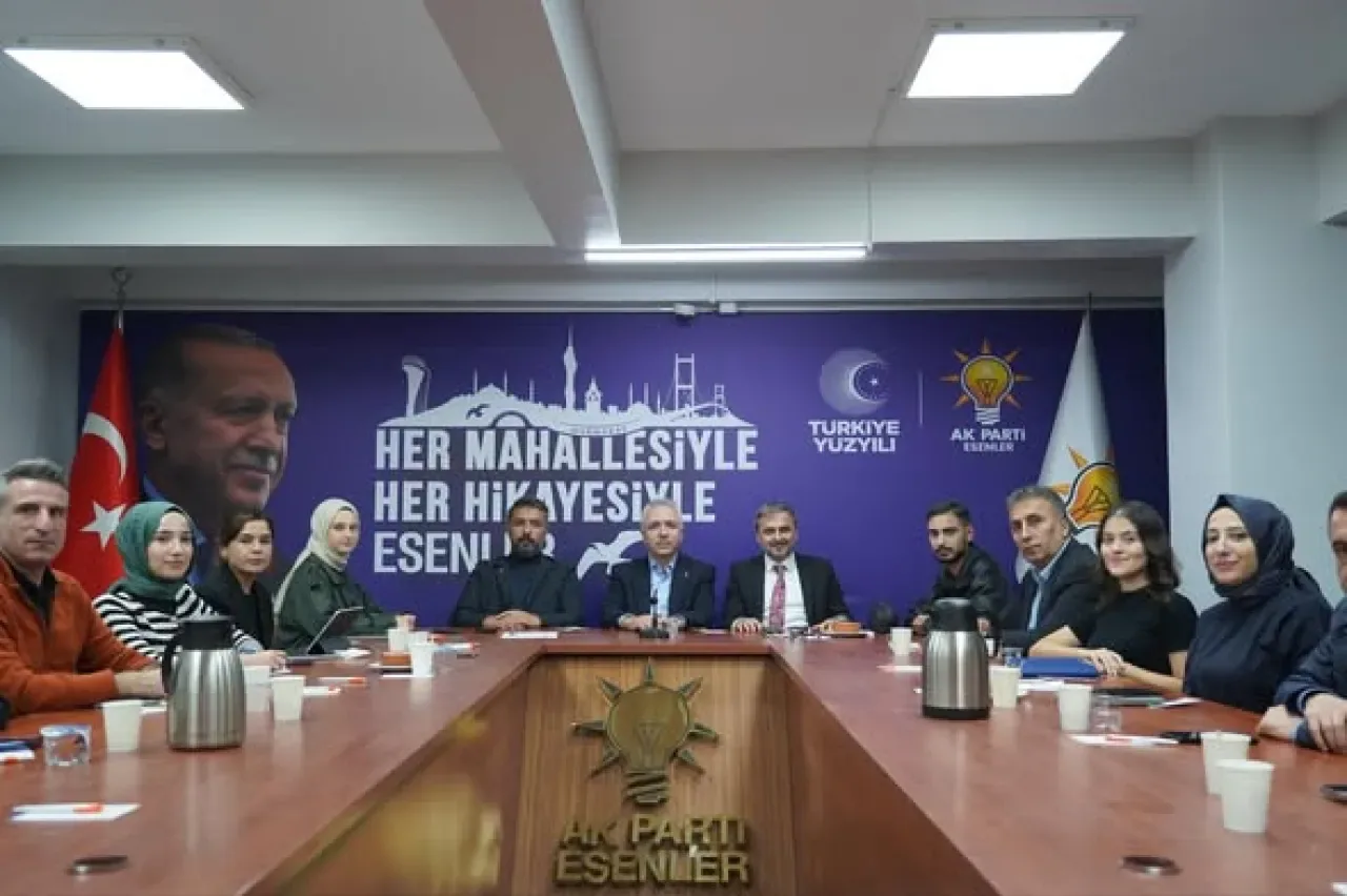 AK Parti Tanıtım ve Medya Başkanları Esenler'de Toplantıda Bir Araya Geldi AK Parti Tanıtım ve Medya Başkanları Esenler'de Toplantıda Bir Araya Geldi
