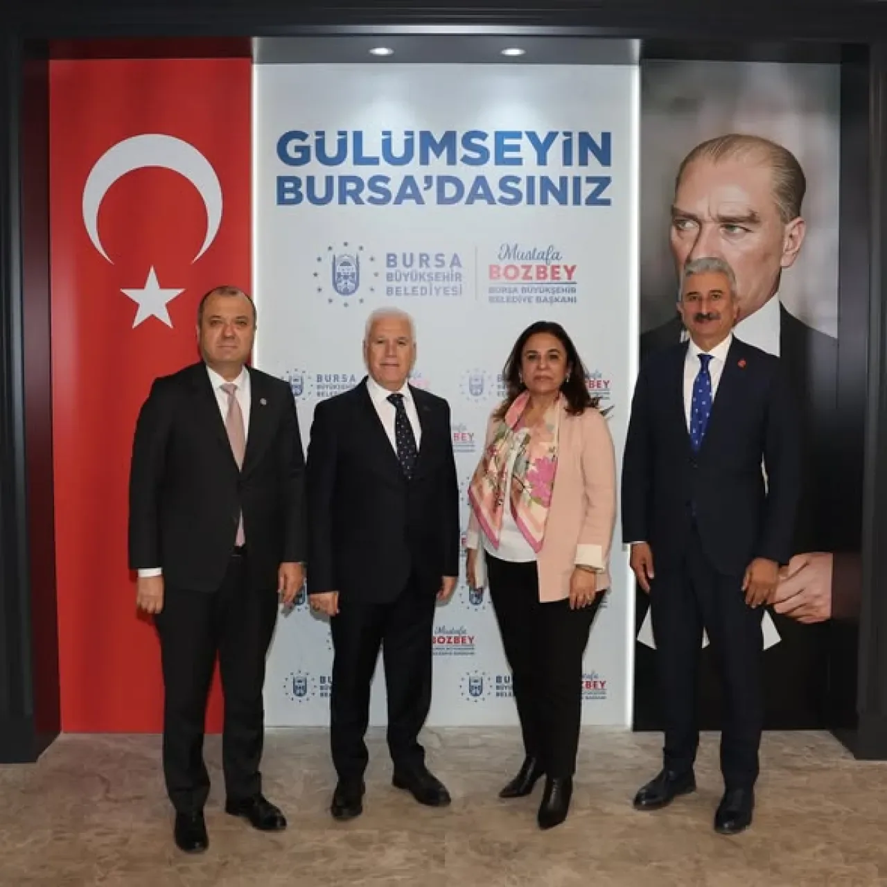 CHP Heyeti Bursa'da Yerel Yönetimleri Ziyaret Etti CHP Heyeti Bursa'da Yerel Yönetimleri Ziyaret Etti