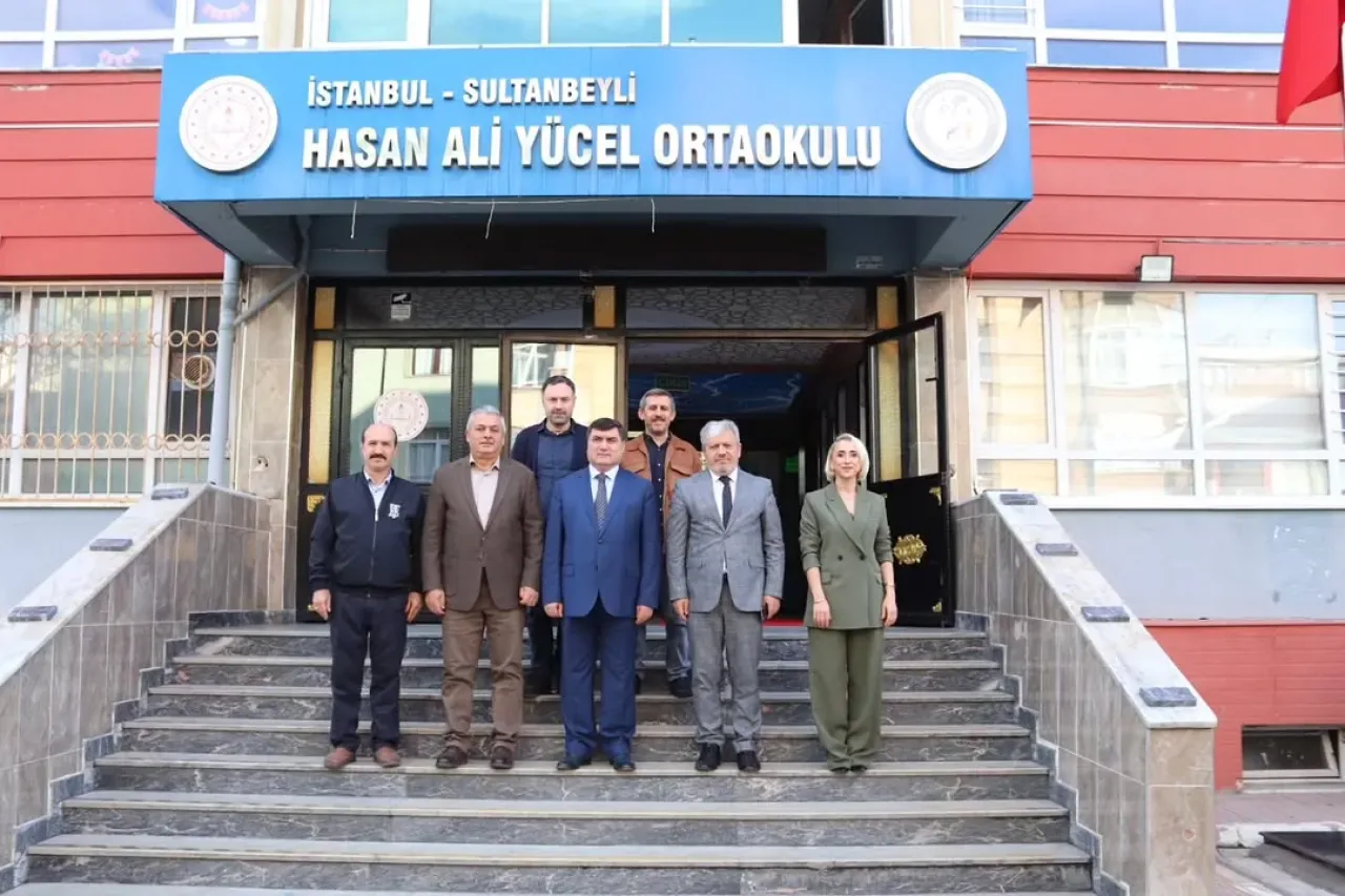 Sultanbeyli'de Eğitim Denetimi: Hasan Ali Yücel Ortaokulu Ziyaret Edildi Sultanbeyli'de Eğitim Denetimi: Hasan Ali Yücel Ortaokulu Ziyaret Edildi