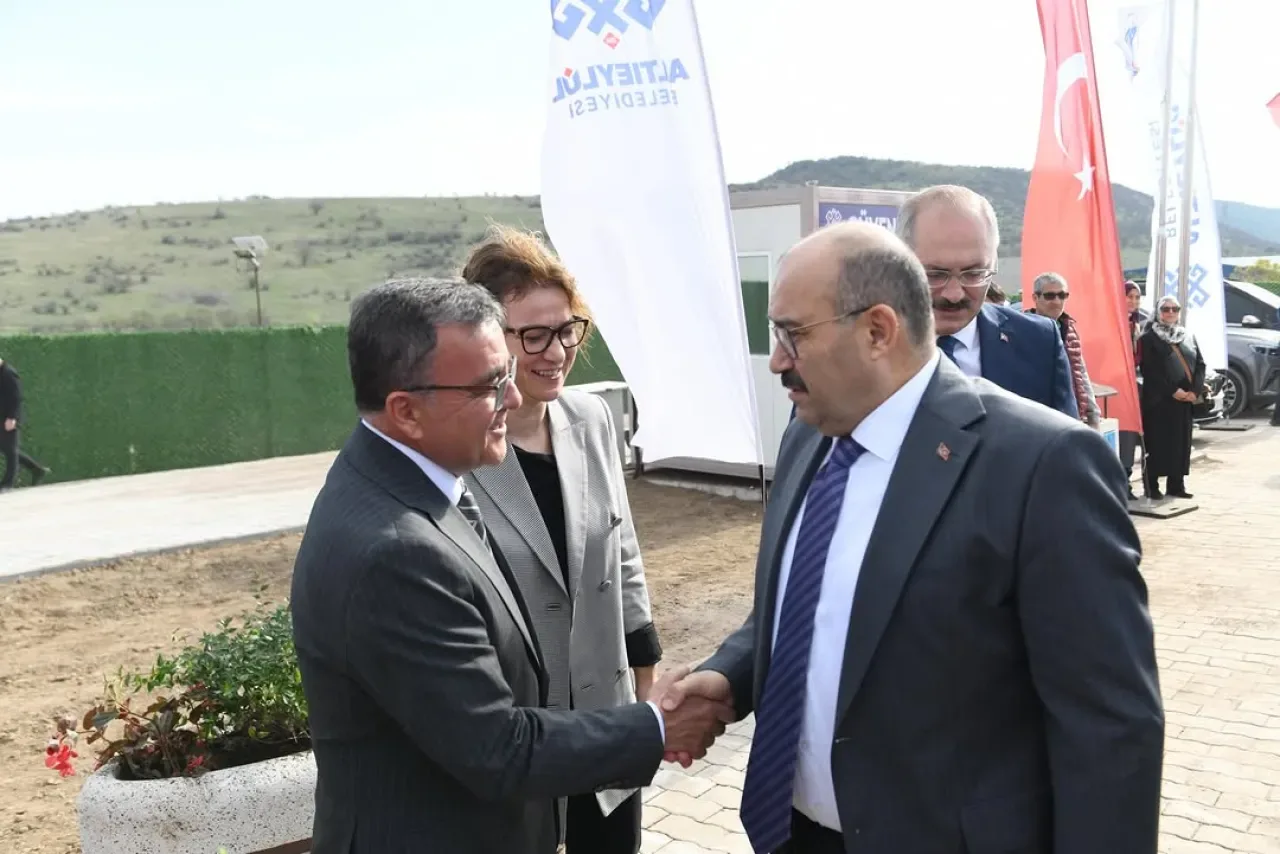 Altıeylül Belediyesi'nden Örnek Hayvan Bakımevi ve Doğal Yaşam Alanı Altıeylül Belediyesi'nden Örnek Hayvan Bakımevi ve Doğal Yaşam Alanı