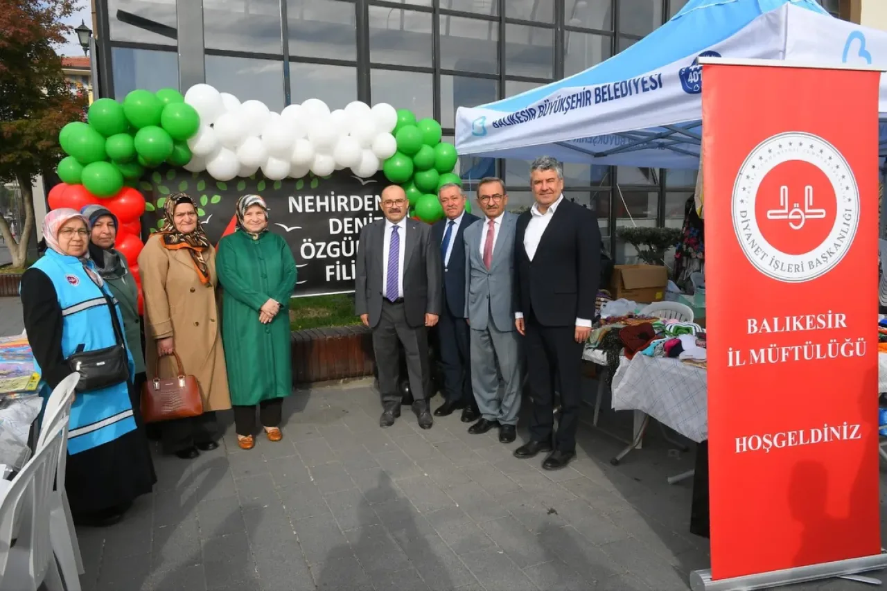 Balıkesir'de Gazze için Dayanışma Kermesi Düzenlendi Balıkesir'de Gazze için Dayanışma Kermesi Düzenlendi