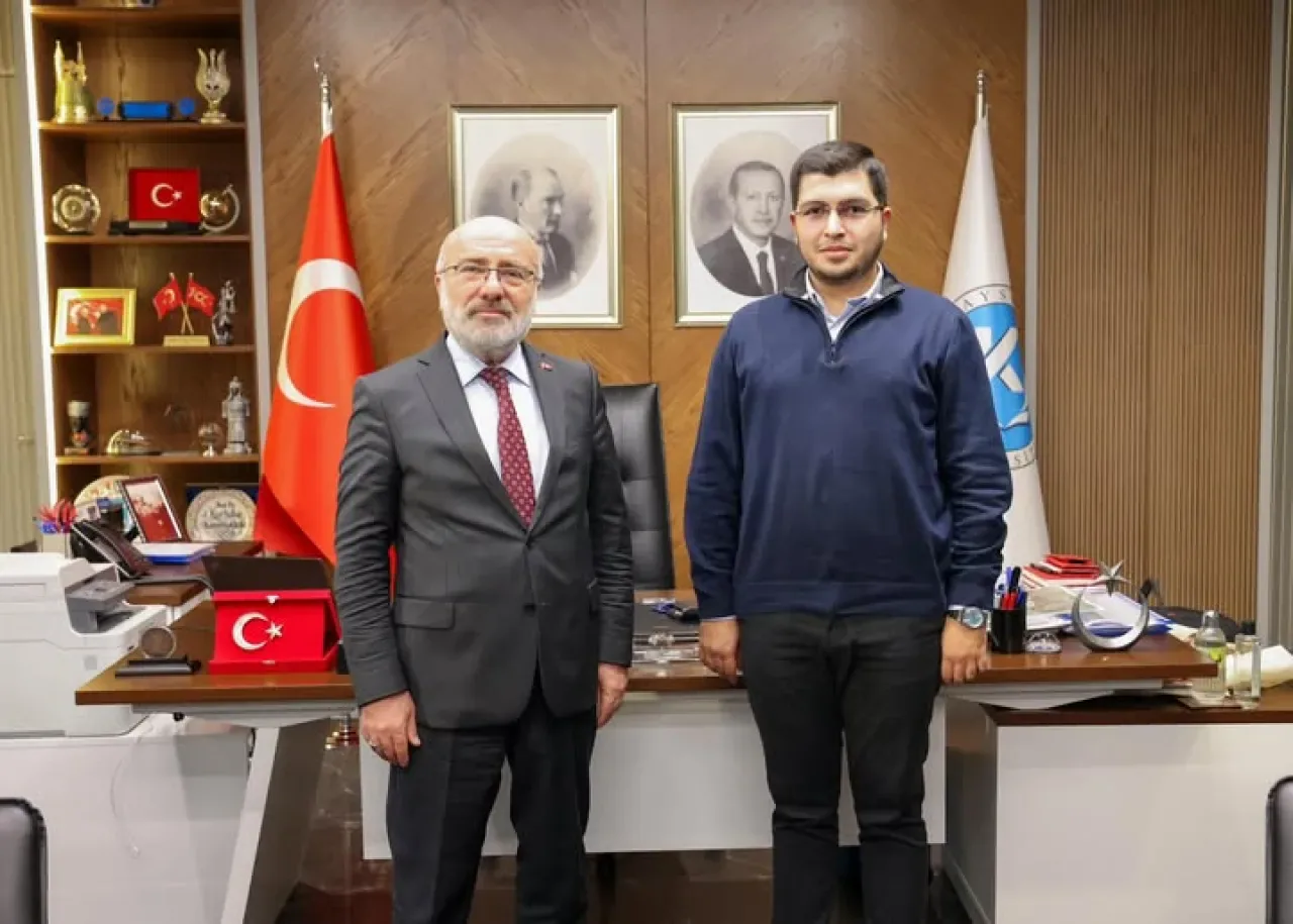 AK Parti Kayseri Gençlik Kolları Başkan Vekili Kemal Yiğit Güler, Kayseri Üniversitesi Rektörü'nü Ziyaret Etti AK Parti Kayseri Gençlik Kolları Başkan Vekili Kemal Yiğit Güler, Kayseri Üniversitesi Rektörü'nü Ziyaret Etti
