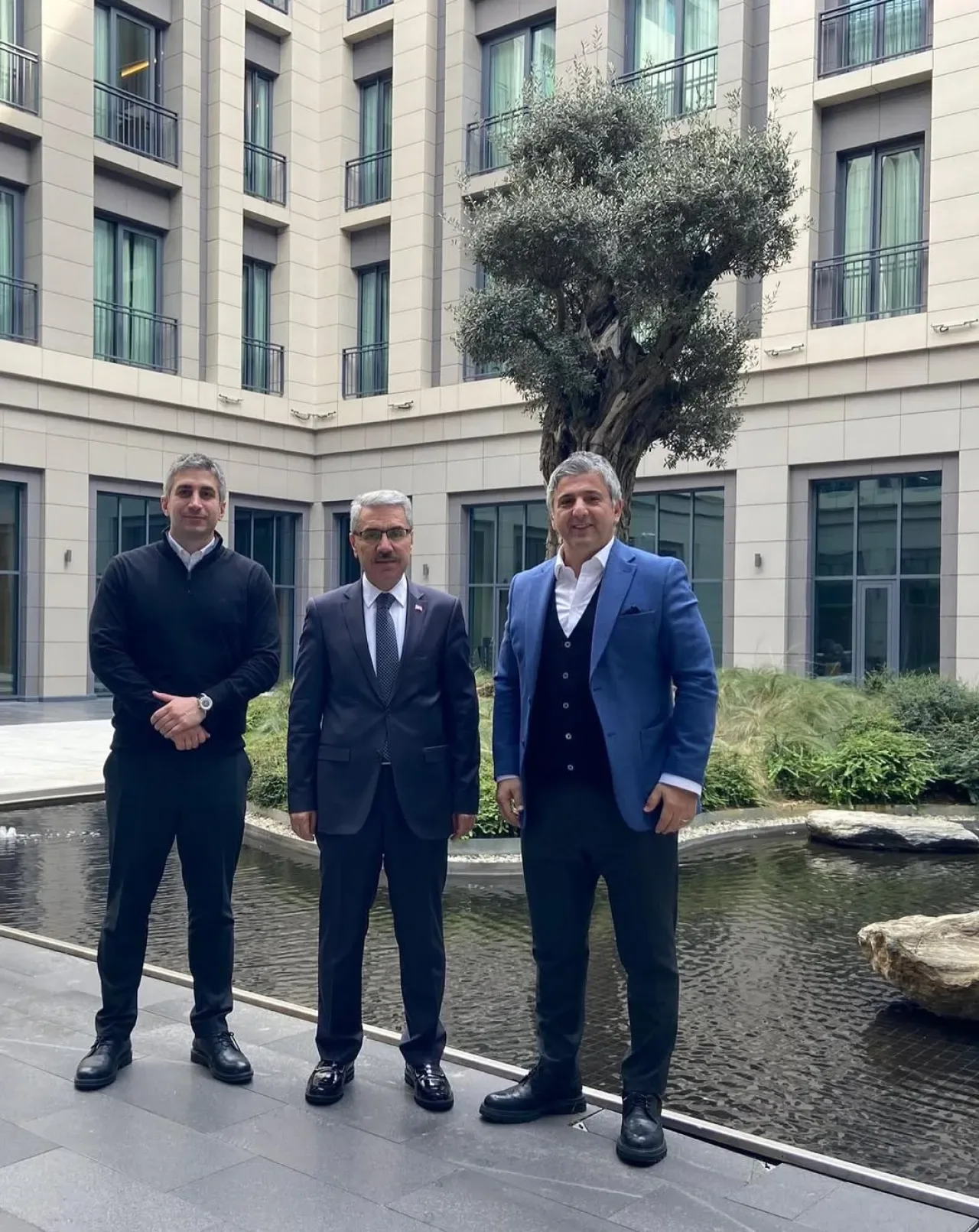 Üsküdar Kaymakamı Adem Yazıcı, Hilton Genel Müdürü Ahmet Arslan'ı Ziyaret Etti Üsküdar Kaymakamı Adem Yazıcı, Hilton Genel Müdürü Ahmet Arslan'ı Ziyaret Etti