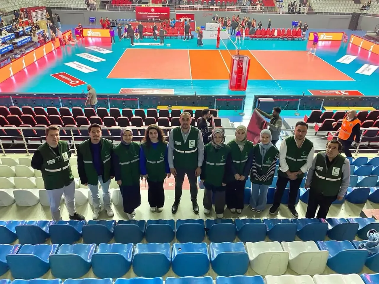 Yeşilay Beykoz, Voleybol Müsabakasında Tribünleri Yeşile Boyadı Yeşilay Beykoz, Voleybol Müsabakasında Tribünleri Yeşile Boyadı