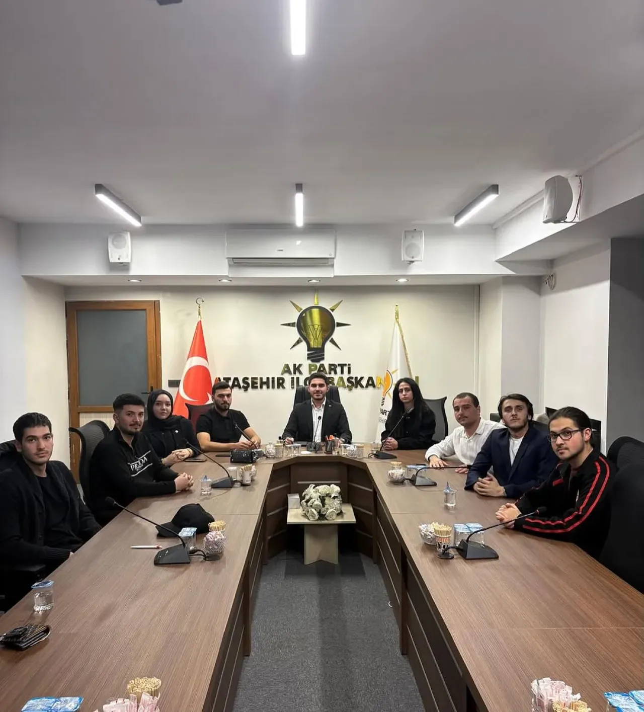 AK Parti Ataşehir Gençlik Kolları Yürütme Kurulu Toplantısını Gerçekleştirdi AK Parti Ataşehir Gençlik Kolları Yürütme Kurulu Toplantısını Gerçekleştirdi