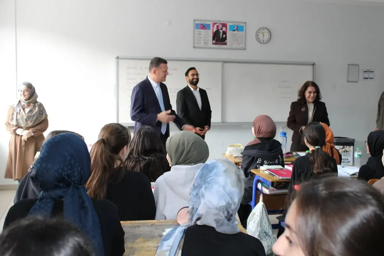 Beykoz'da Eğitimde Yerinde Denetim: Kaymakam Ürkmezer Okul Ziyaretlerini Gerçekleştirdi Beykoz'da Eğitimde Yerinde Denetim: Kaymakam Ürkmezer Okul Ziyaretlerini Gerçekleştirdi