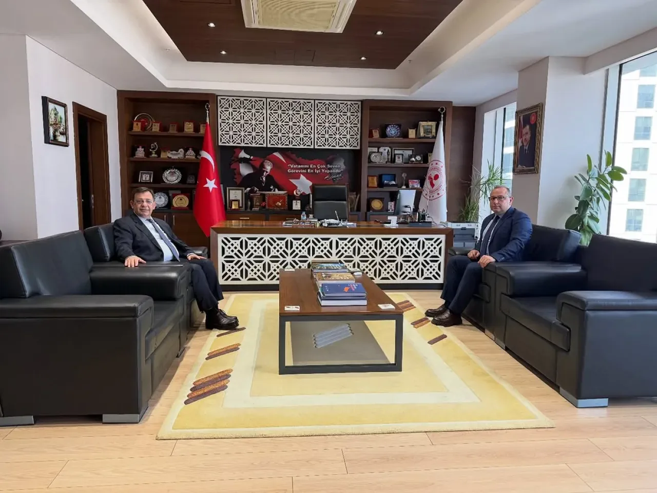 Esenyurt Kaymakamı Çobanoğlu, Bakırköy Cumhuriyet Başsavcı Vekili Öztürk'ü Ağırladı Esenyurt Kaymakamı Çobanoğlu, Bakırköy Cumhuriyet Başsavcı Vekili Öztürk'ü Ağırladı