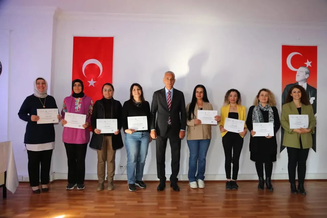 Gölbaşı'nda Aile Eğitimi Projesi Sertifika Töreni Gerçekleştirildi Gölbaşı'nda Aile Eğitimi Projesi Sertifika Töreni Gerçekleştirildi