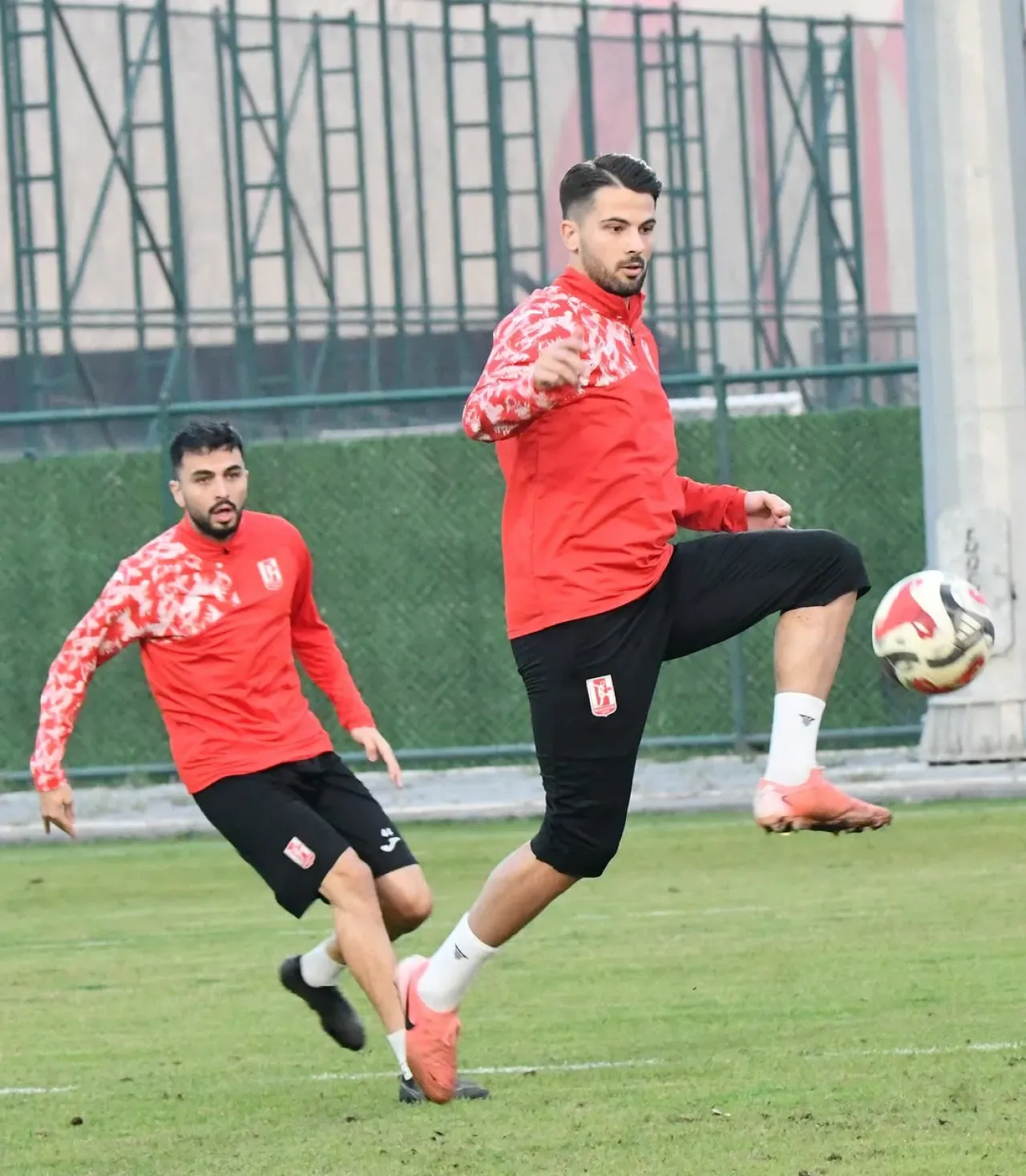 Balıkesirspor, Uşakspor Maçı Hazırlıklarına İkili Antrenmanla Devam Etti Balıkesirspor, Uşakspor Maçı Hazırlıklarına İkili Antrenmanla Devam Etti