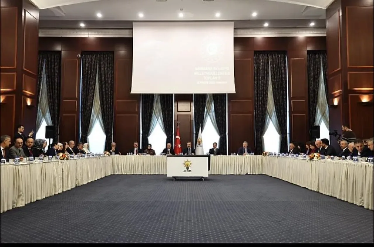 Türkiye'nin Dış Politika Vizyonu ve Bölgesel Gelişmeler AK Parti Toplantısında Masaya Yatırıldı Türkiye'nin Dış Politika Vizyonu ve Bölgesel Gelişmeler AK Parti Toplantısında Masaya Yatırıldı