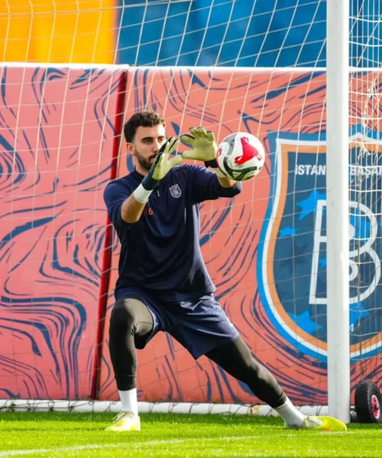 İstanbul Başakşehir, Trabzonspor Maçı Hazırlıklarına Hız Kesmeden Devam Ediyor İstanbul Başakşehir, Trabzonspor Maçı Hazırlıklarına Hız Kesmeden Devam Ediyor