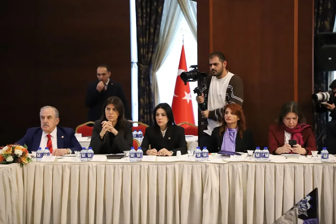 AK Parti'den Marmara Bölgesi Milletvekillerine Yönelik Dış Politika İstişaresi AK Parti'den Marmara Bölgesi Milletvekillerine Yönelik Dış Politika İstişaresi