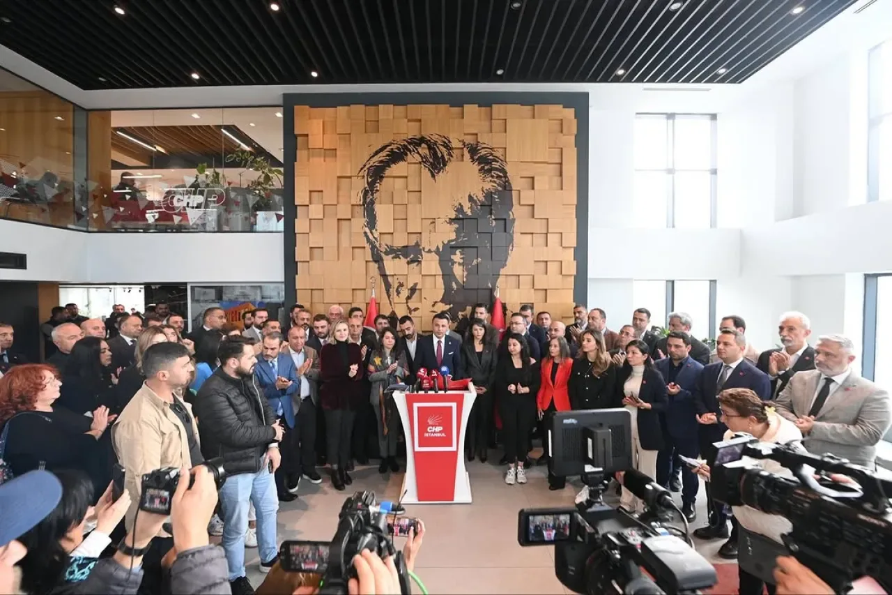 CHP İstanbul Örgütü, Kurultay ve Ülke Gündemi İçin Bir Araya Geldi CHP İstanbul Örgütü, Kurultay ve Ülke Gündemi İçin Bir Araya Geldi
