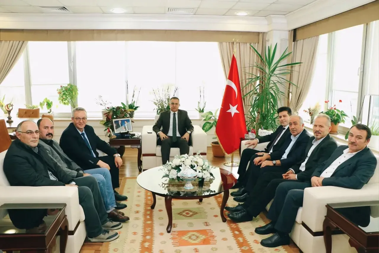 Sancaktepe Kaymakamlığı'nda Hemşehri Derneği Ziyareti: Dayanışma Vurgusu Sancaktepe Kaymakamlığı'nda Hemşehri Derneği Ziyareti: Dayanışma Vurgusu