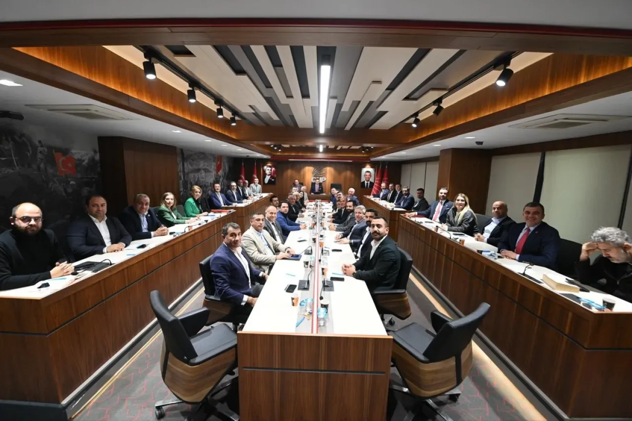 CHP'de Birlik Mesajı: İlçe Başkanları Toplantısından Güçlü Adım CHP'de Birlik Mesajı: İlçe Başkanları Toplantısından Güçlü Adım