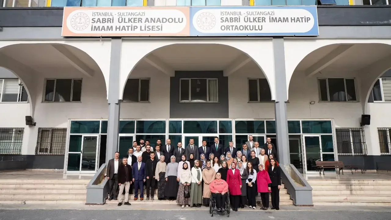 24 Kasım Öğretmenler Günü'nde Sultangazi'de Anlamlı Buluşma 24 Kasım Öğretmenler Günü'nde Sultangazi'de Anlamlı Buluşma