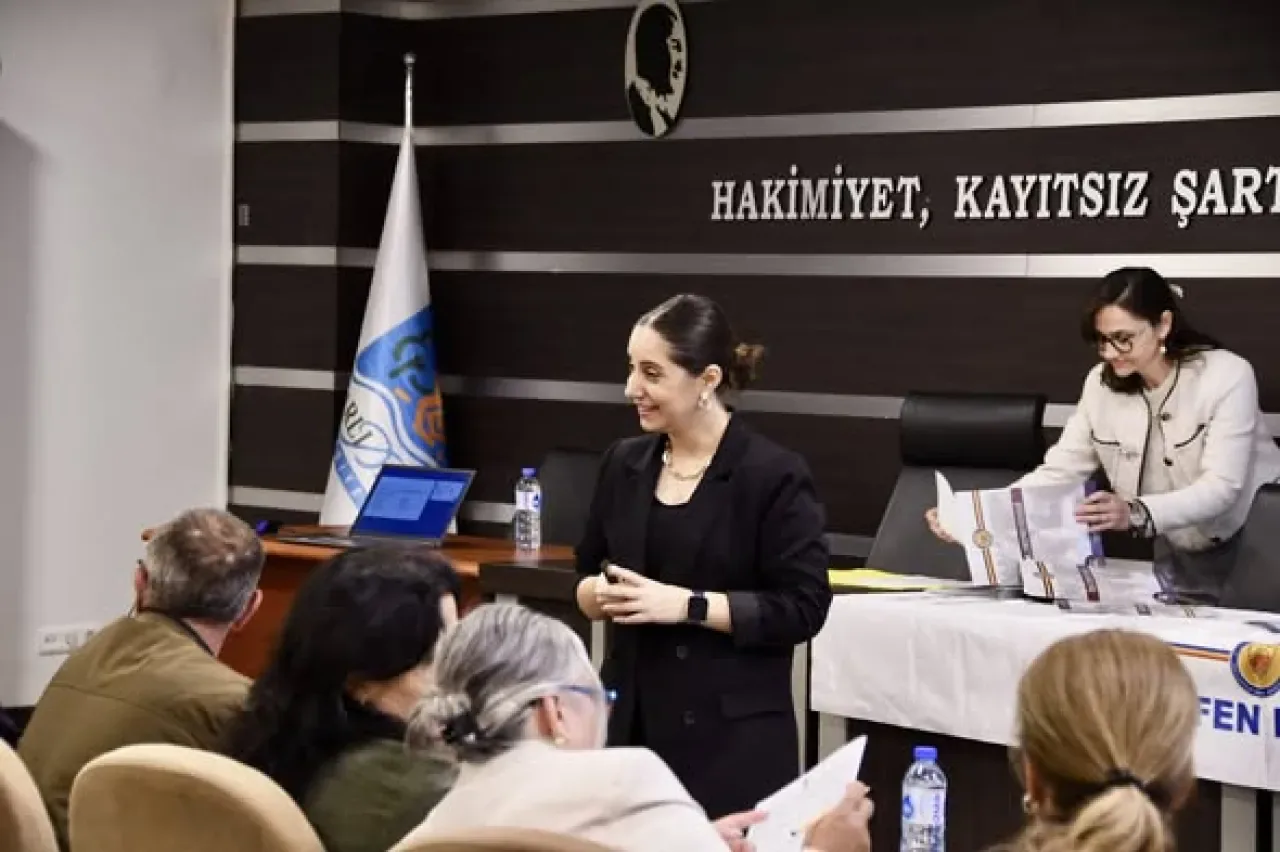 İzmir Narlıdere'de Akran Zorbalığı Masaya Yatırıldı İzmir Narlıdere'de Akran Zorbalığı Masaya Yatırıldı
