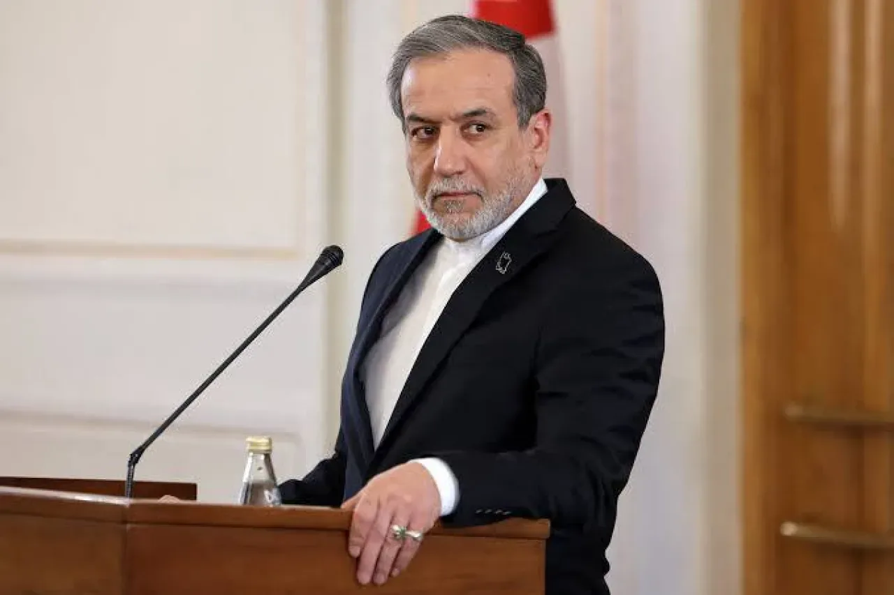 İran, ABD ve Avrupa'nın Müzakere Çağrılarını 'Samimiyetsiz' Buldu İran, ABD ve Avrupa'nın Müzakere Çağrılarını 'Samimiyetsiz' Buldu