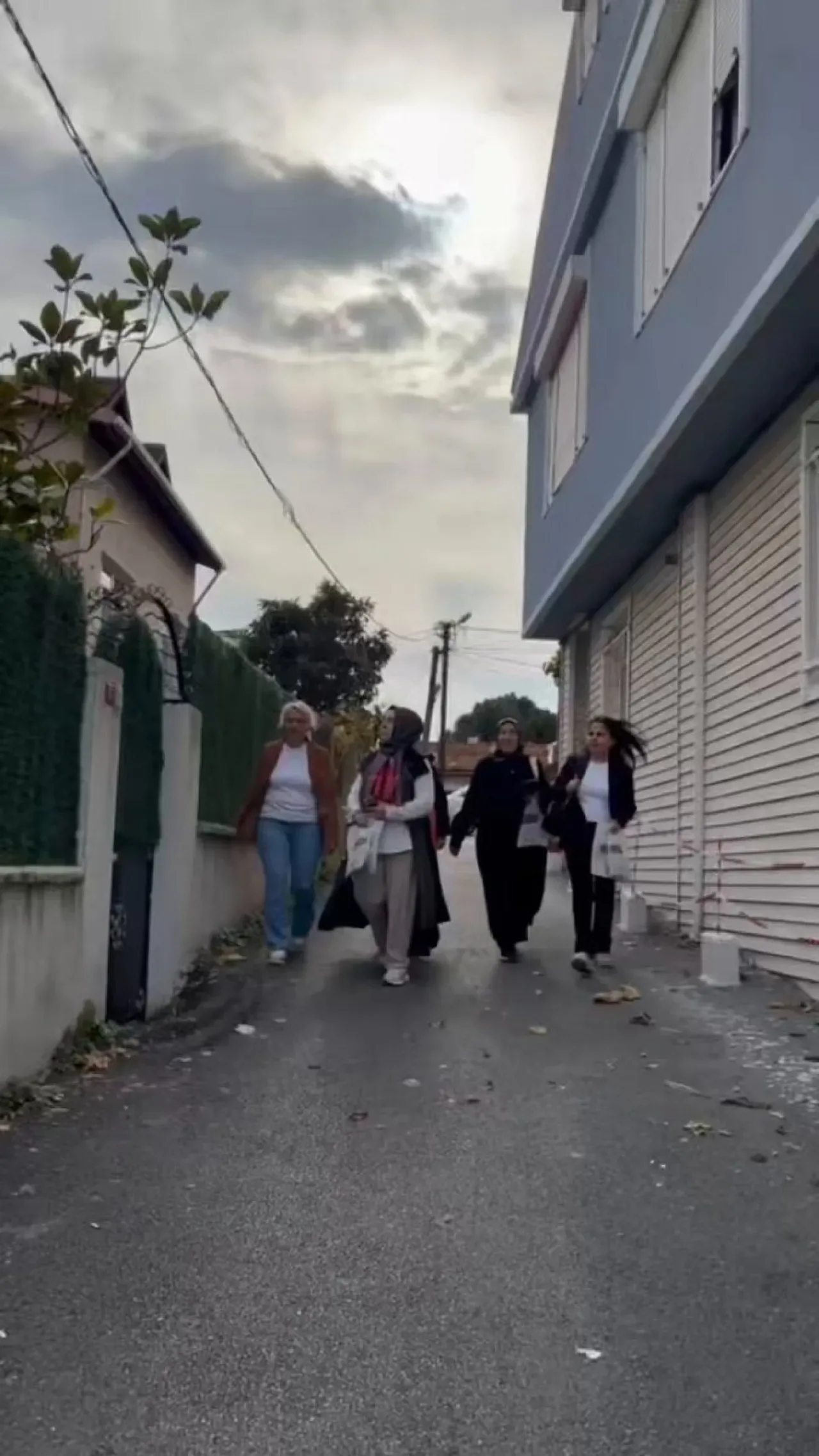 AK Parti Kadın Kolları Beykoz'da Mahalle Ziyareti Gerçekleştirdi AK Parti Kadın Kolları Beykoz'da Mahalle Ziyareti Gerçekleştirdi