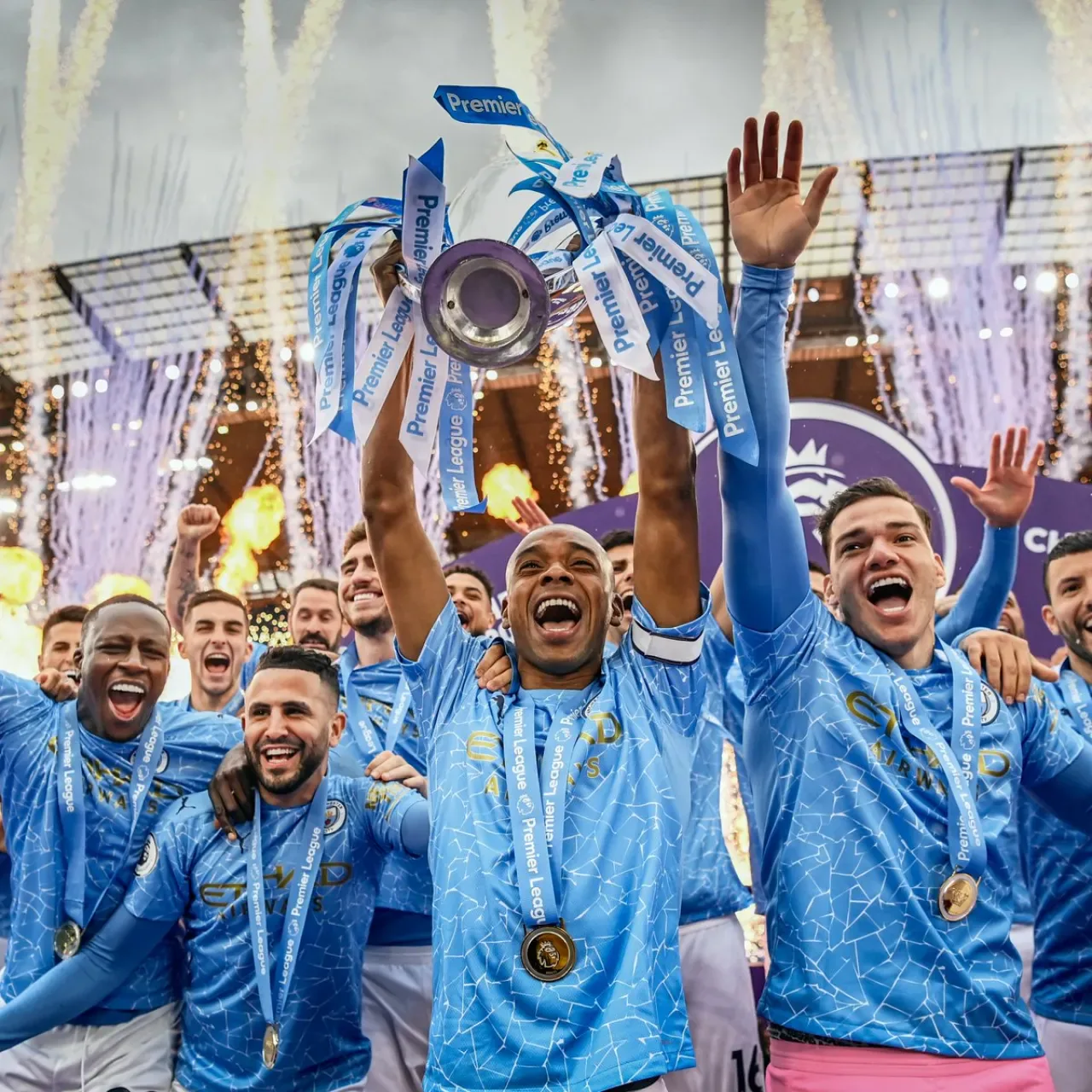 Fernandinho Futbol Kariyerini Noktaladı: "Artık Yoruldum" Fernandinho Futbol Kariyerini Noktaladı: "Artık Yoruldum"