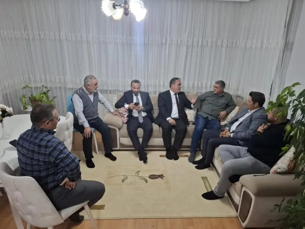 MHP Etimesgut İlçe Başkanı, Hemşehrilerin Dertlerini Dinlemek İçin Ev Ziyaretlerine Başladı MHP Etimesgut İlçe Başkanı, Hemşehrilerin Dertlerini Dinlemek İçin Ev Ziyaretlerine Başladı