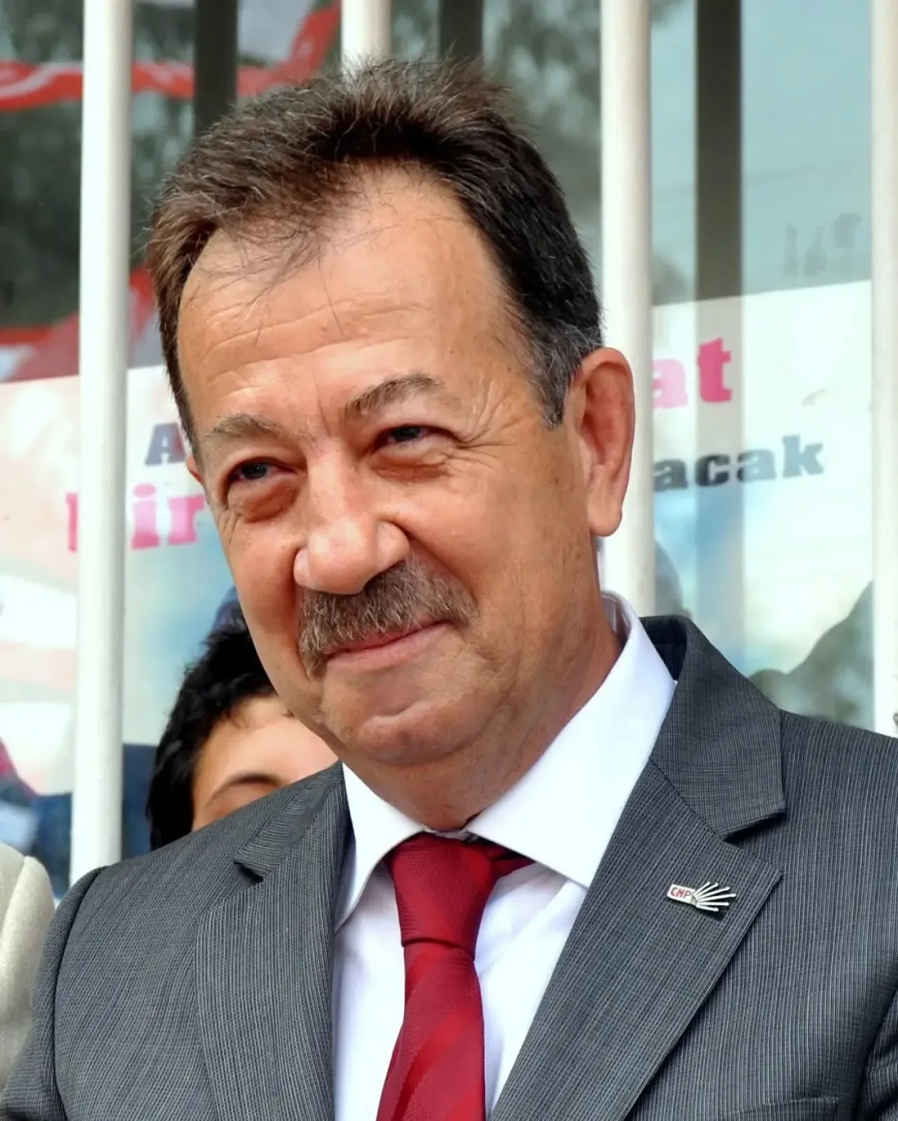 CHP'den Yoğun Bakımdaki Eski Antalya İl Başkanı Özer Ahmet Ülken'e Geçmiş Olsun Mesajı CHP'den Yoğun Bakımdaki Eski Antalya İl Başkanı Özer Ahmet Ülken'e Geçmiş Olsun Mesajı
