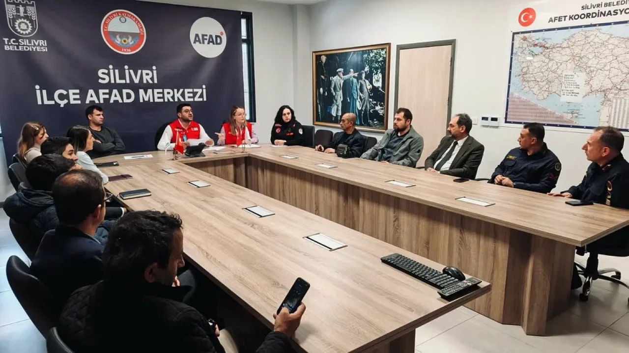 Türk Kızılay Silivri Şubesi, Afet Beslenme Grubu Toplantısını Gerçekleştirdi Türk Kızılay Silivri Şubesi, Afet Beslenme Grubu Toplantısını Gerçekleştirdi
