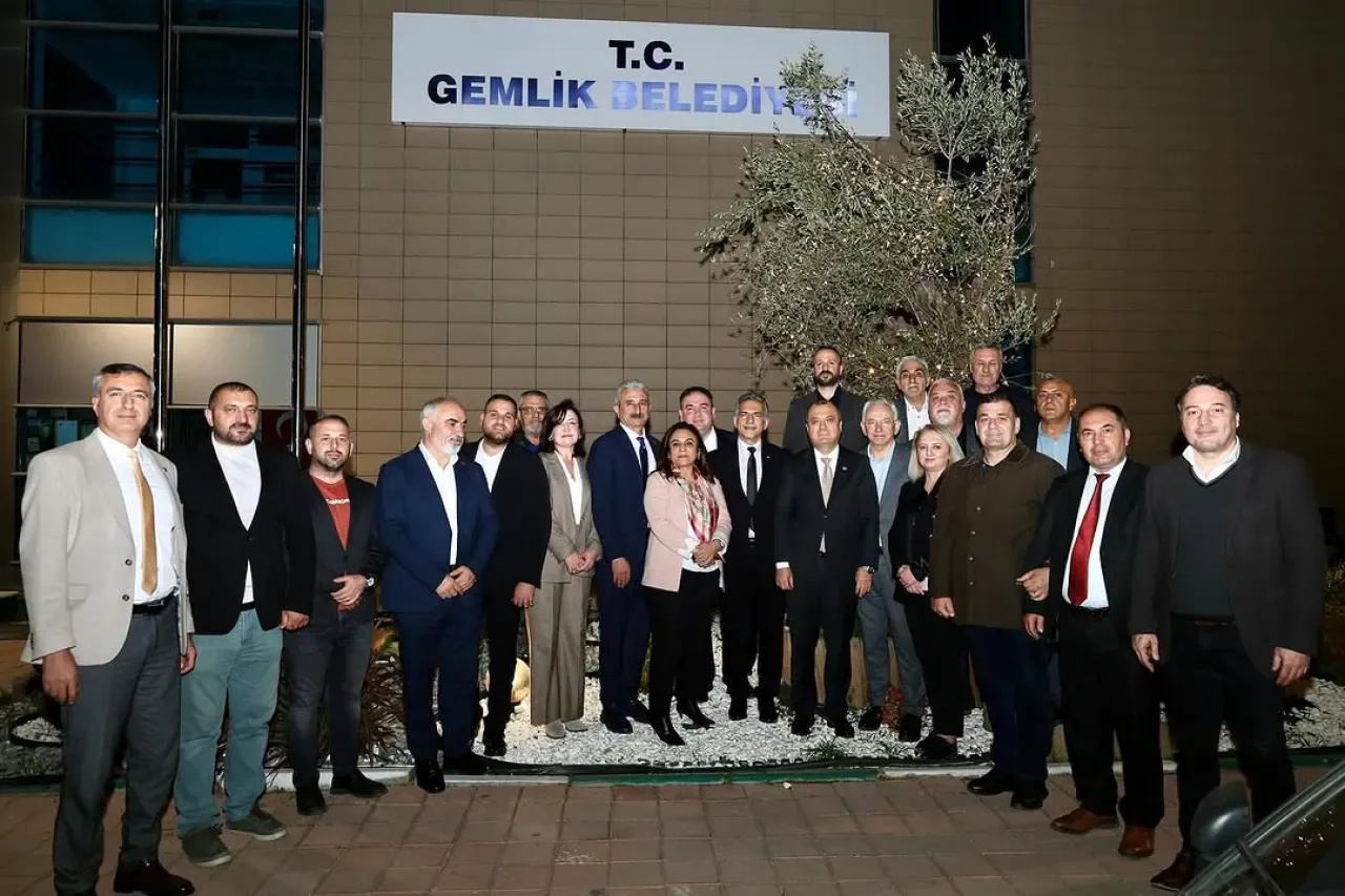 CHP'li Yöneticiler Gemlik'te Proje Değerlendirme Toplantısı Gerçekleştirdi CHP'li Yöneticiler Gemlik'te Proje Değerlendirme Toplantısı Gerçekleştirdi