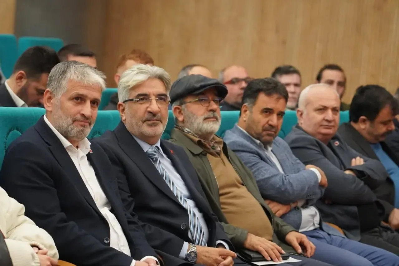 Saadet Partisi Bursa'daki "Helal Kazanç Sağlam Aile" Paneline Katıldı Saadet Partisi Bursa'daki "Helal Kazanç Sağlam Aile" Paneline Katıldı