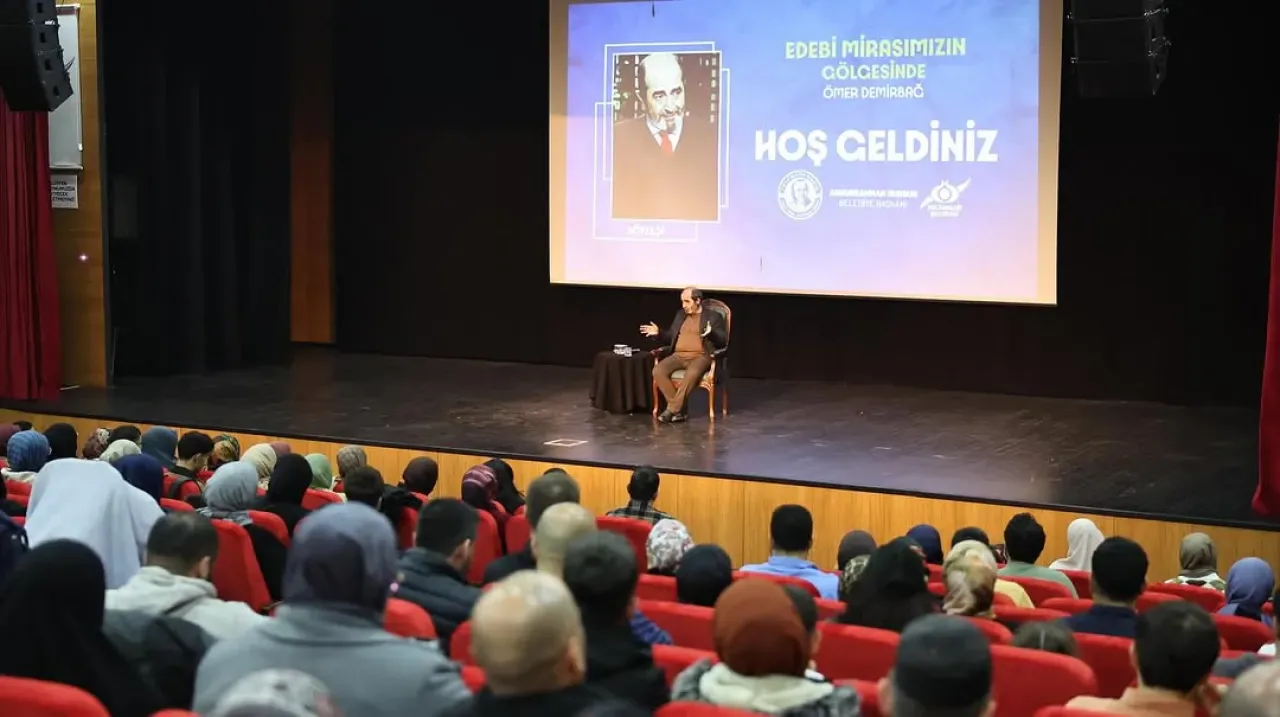 Sultangazi'de Edebiyat Söyleşisi: Ömer Demirbağ Edebi Mirası Anlattı Sultangazi'de Edebiyat Söyleşisi: Ömer Demirbağ Edebi Mirası Anlattı