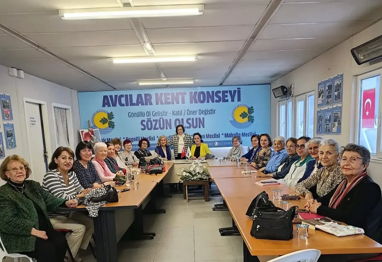 Avcılar'da Kadınlar Kitap Okuma Atölyesi ile Bilgi ve Dayanışma Ağı Kuruyor Avcılar'da Kadınlar Kitap Okuma Atölyesi ile Bilgi ve Dayanışma Ağı Kuruyor