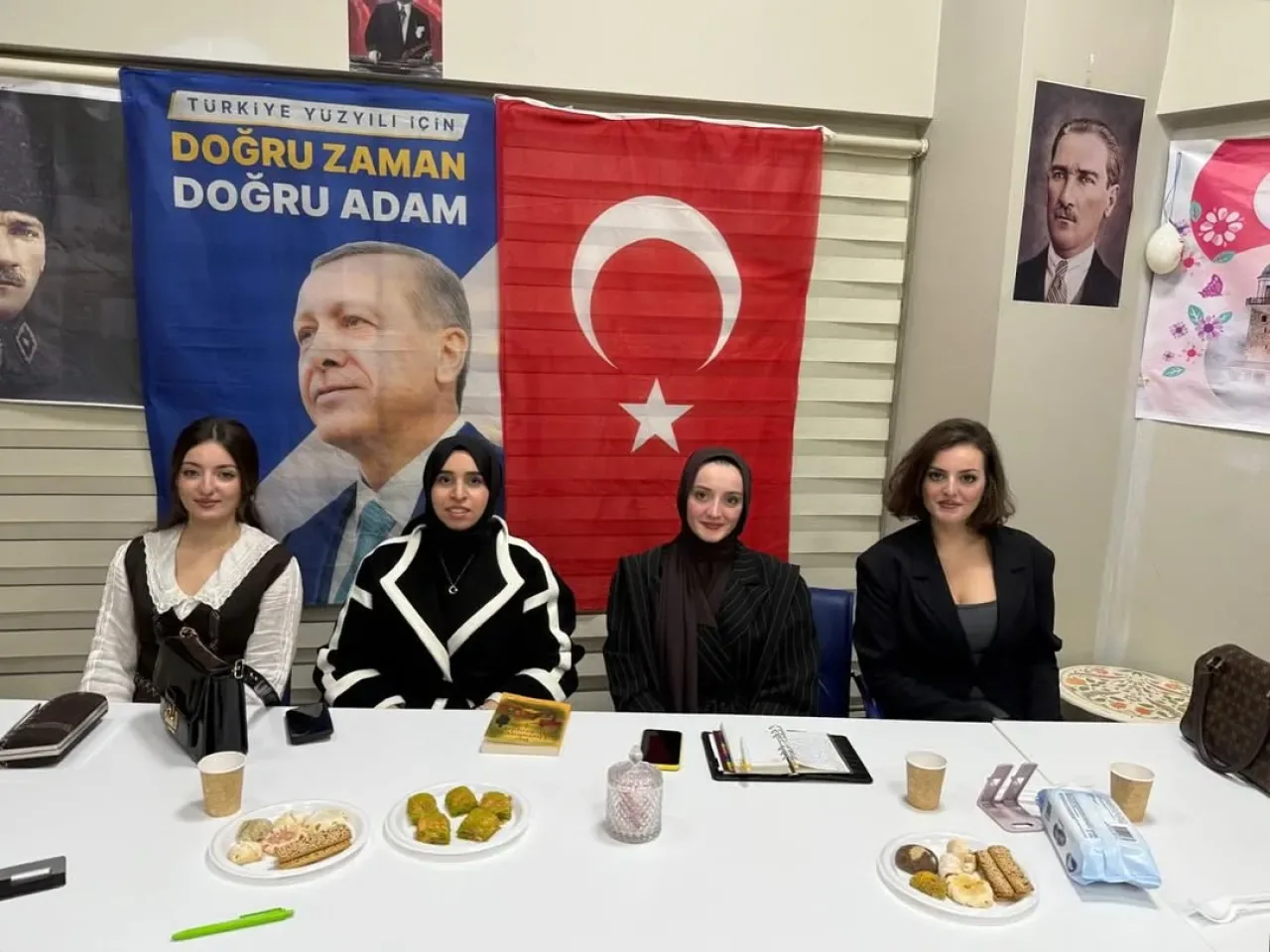 Gaziosmanpaşa'da Gençlik Kolları Haftalık Toplantısı Yapıldı Gaziosmanpaşa'da Gençlik Kolları Haftalık Toplantısı Yapıldı