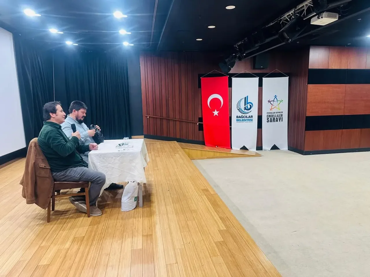 Bağcılar'da Engelli Bireyler ve Aileleri İçin Manevi Destek ve Kaygı Konferansı Bağcılar'da Engelli Bireyler ve Aileleri İçin Manevi Destek ve Kaygı Konferansı