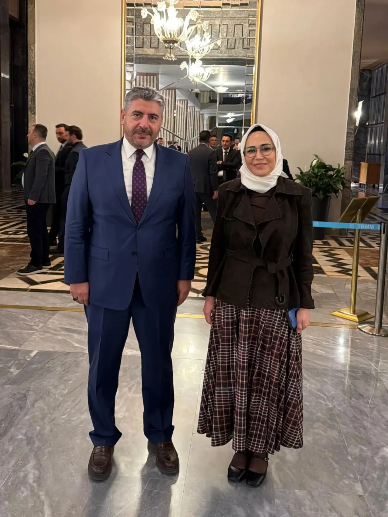 AK Parti Sincan İlçe Başkanı Mustafa Özcan, Milletvekili Asuman Erdoğan'ı Ziyaret Etti AK Parti Sincan İlçe Başkanı Mustafa Özcan, Milletvekili Asuman Erdoğan'ı Ziyaret Etti