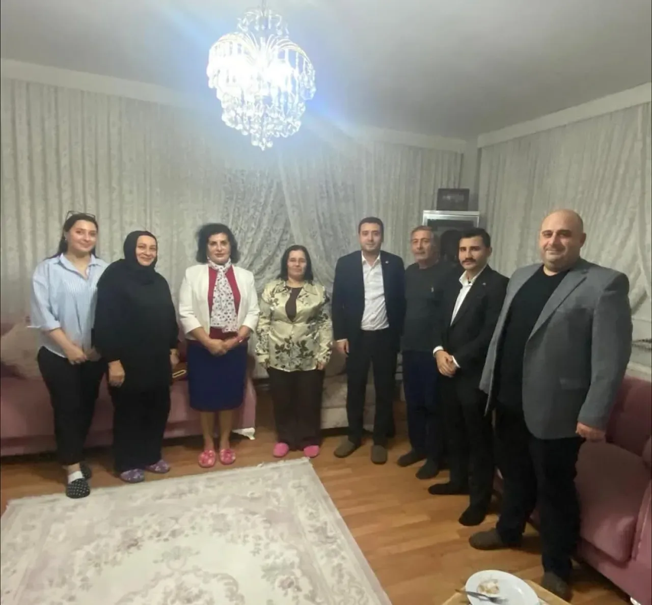 MHP Maltepe, Büyükbakkalköy'de Vatandaş Ziyareti Gerçekleştirdi MHP Maltepe, Büyükbakkalköy'de Vatandaş Ziyareti Gerçekleştirdi