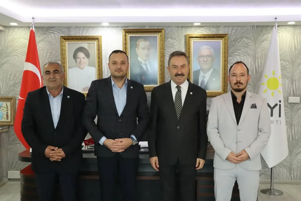 İYİ Parti Çubuk İlçe Başkanlığı Ankara İl Başkanı Yener Yıldırım'ı Ziyaret Etti İYİ Parti Çubuk İlçe Başkanlığı Ankara İl Başkanı Yener Yıldırım'ı Ziyaret Etti