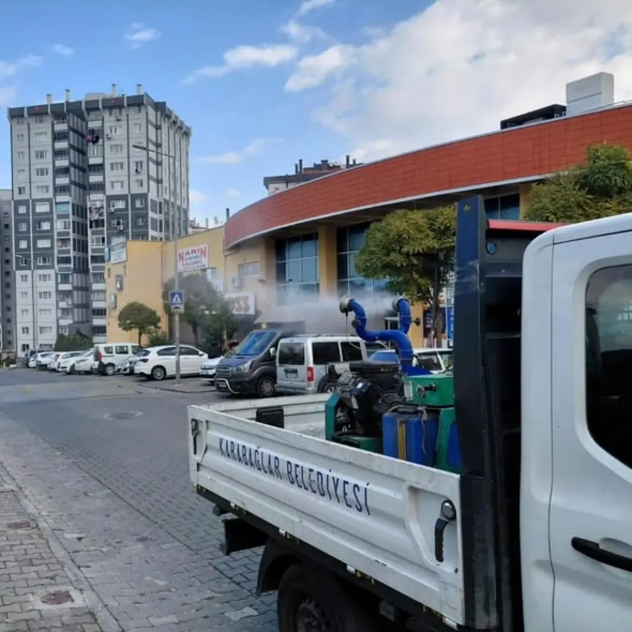Karabağlar Belediyesi'nden Vektörle Mücadele Çalışması Karabağlar Belediyesi'nden Vektörle Mücadele Çalışması