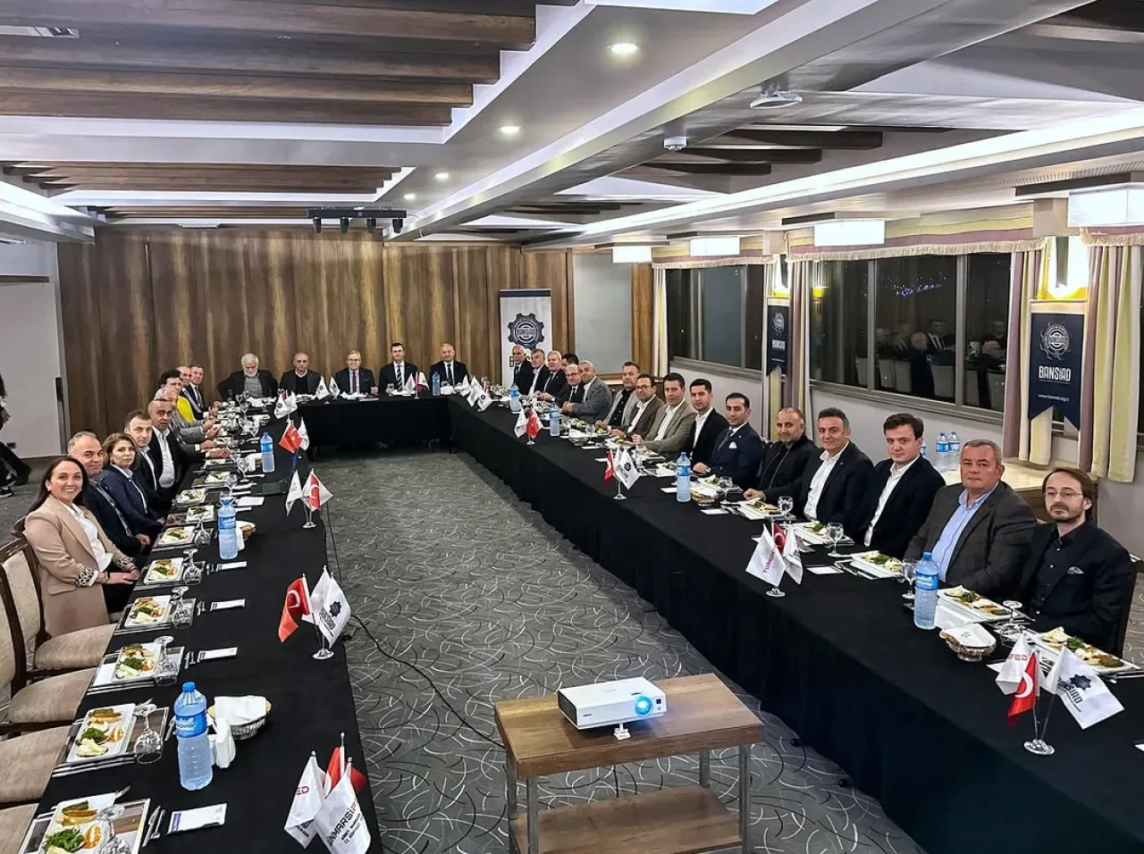 Bandırma'nın Gelecek Vizyonu: 1/5000'lik Planlar ve Sürdürülebilir Büyüme Hedefleri Paylaşıldı Bandırma'nın Gelecek Vizyonu: 1/5000'lik Planlar ve Sürdürülebilir Büyüme Hedefleri Paylaşıldı