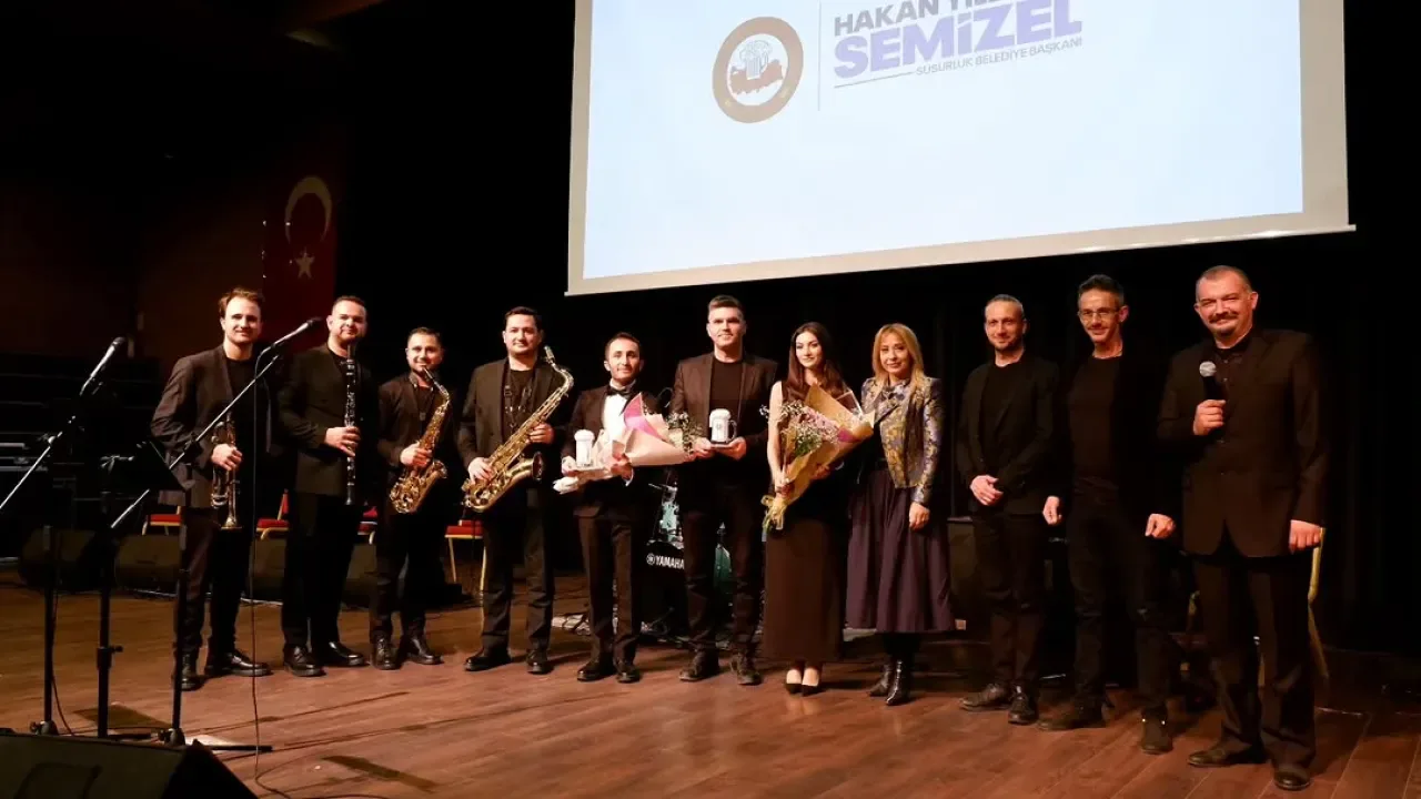Susurluk'ta "Kışa Merhaba Konseri" Coşkuyla Kutlandı Susurluk'ta "Kışa Merhaba Konseri" Coşkuyla Kutlandı