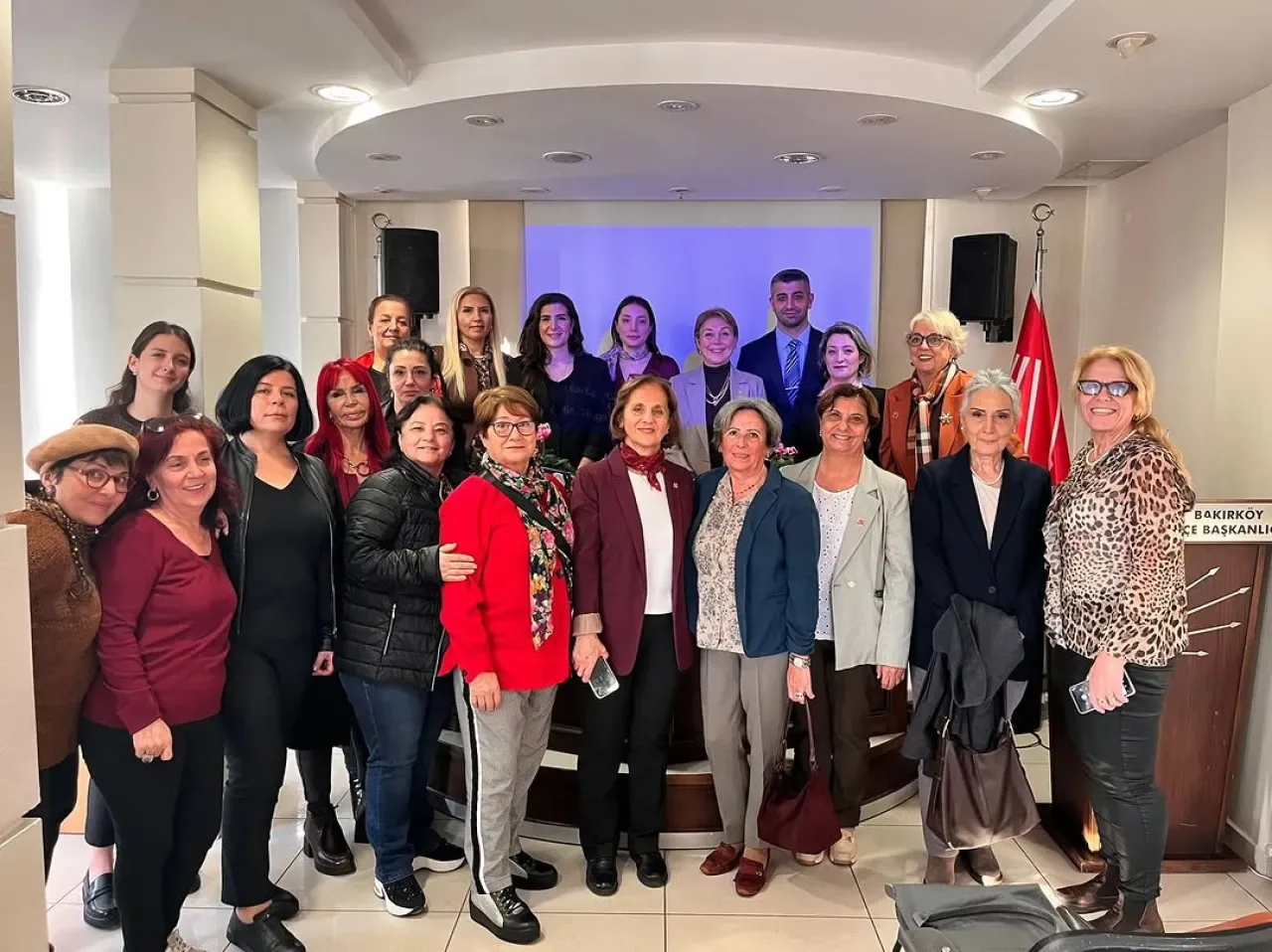 CHP Bakırköy'de Kadın ve Çocuk Hakları Masaya Yatırıldı CHP Bakırköy'de Kadın ve Çocuk Hakları Masaya Yatırıldı
