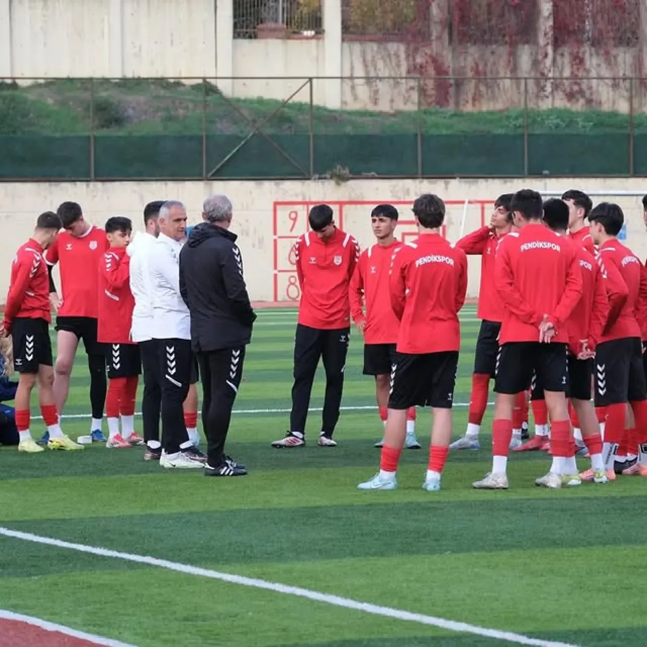 Pendikspor U17 Takımı, Beşiktaş Maçı Hazırlıklarını Tamamladı Pendikspor U17 Takımı, Beşiktaş Maçı Hazırlıklarını Tamamladı